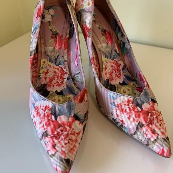 Betsey Johnson dress, sz 8, cream lace over coral lining, short sleeve, EUC - Picture 11 of 16